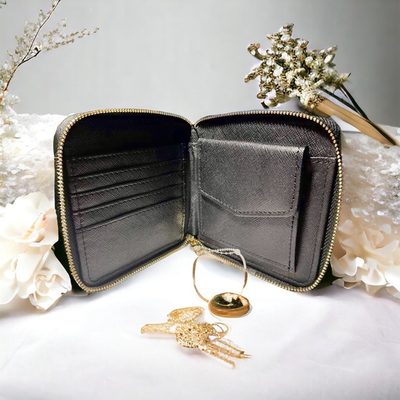 Ivy London Black Zip Around Wallet NWT! - Picture 3 of 4